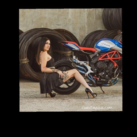 C Echo Leaked OnlyFans Bilder