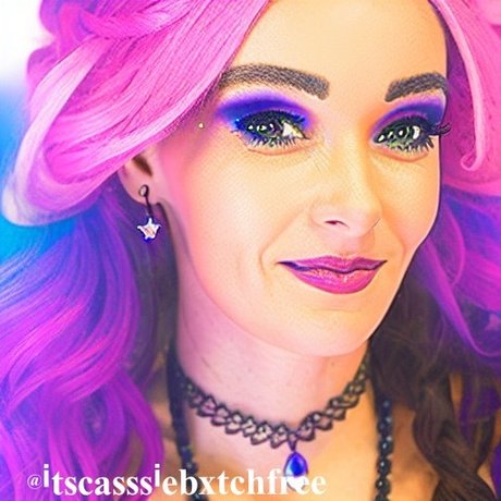 YOUR NEW OBSESSION_ OnlyFans Brüste Bild