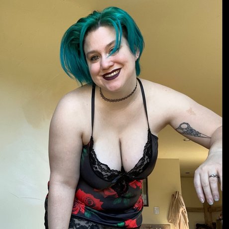 Its Embyr Thorn OnlyFans schlank