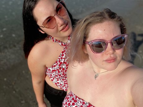 hannah amp amp olivia Nackt OnlyFans