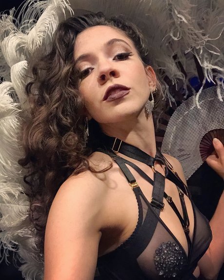 Violet on the Rocks OnlyFans Sextape