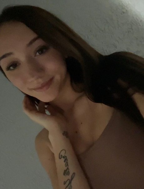 miya_ OnlyFans Beiträge