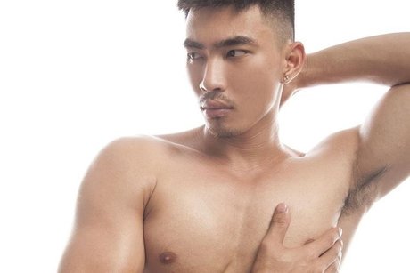 Shiren Huang OnlyFans Striptease