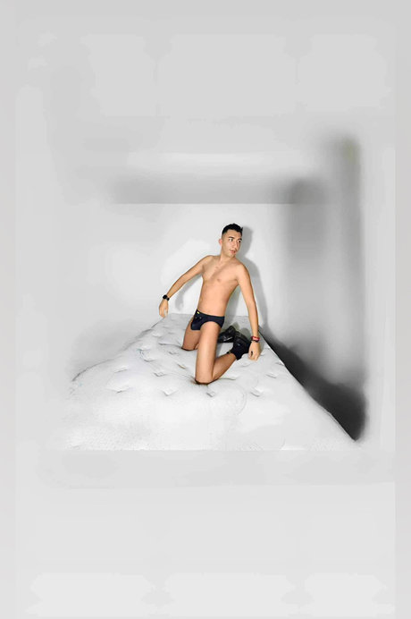 Aaron 23CM_ Nacktbilder OnlyFans