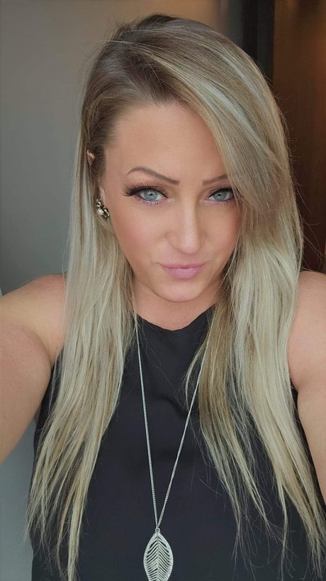 HP Beauty_ Nacktpornos von OnlyFans geleakt