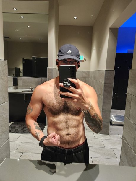 Gus Nacktbilder von OnlyFans geleakt