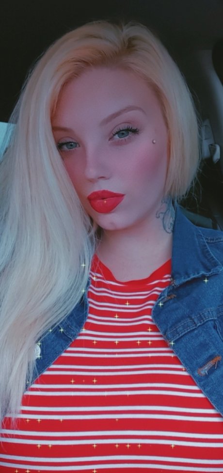 Money makes ME horny OnlyFans Model Bilder