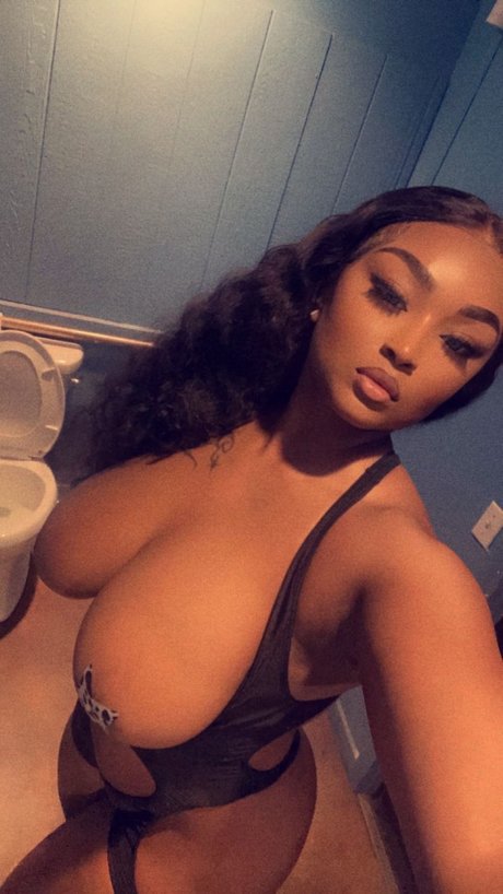 Midwestbarbie Calli_ Nacktbilder von OnlyFans