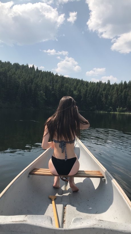 Bilae OnlyFans nackte Brüste