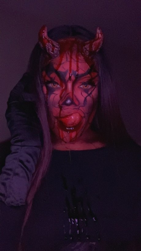 SATAN S WIFE OnlyFans