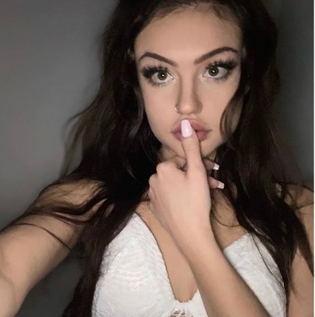 Hazel Jean OnlyFans Bilder