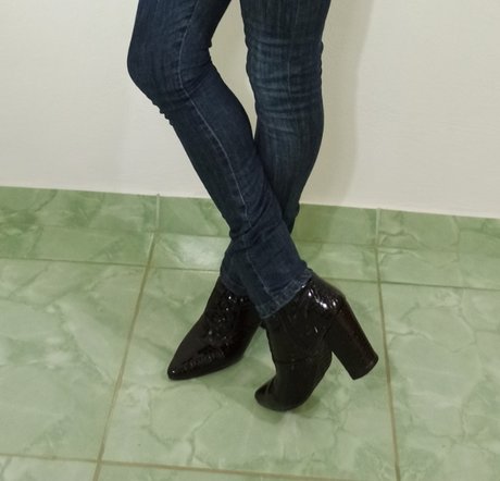 High heel and painted nail fetish Unzensiert OnlyFans