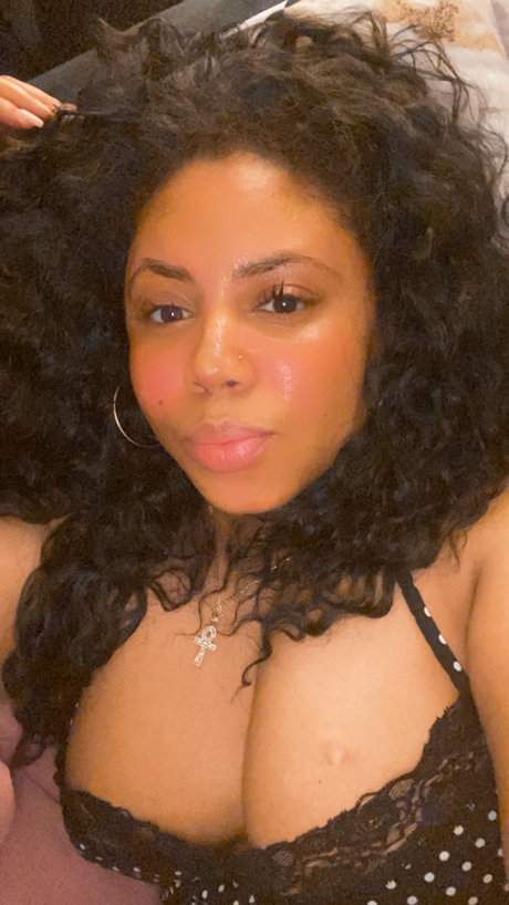 MiMi LaRose Nacktbilder von OnlyFans