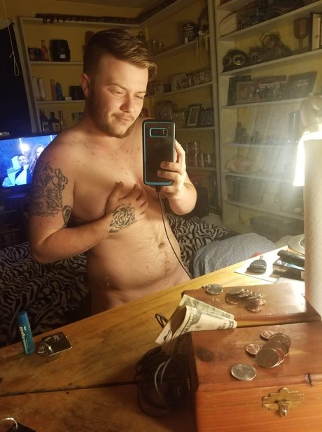 EliEverett OnlyFans Model Fotos