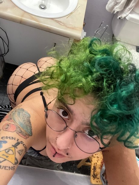 Flor Valent n_ Nackt auf OnlyFans