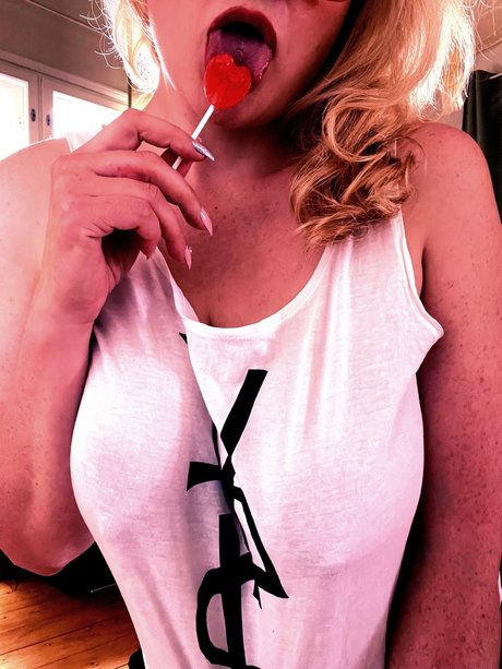 Cherry Fruit Nacktbilder von OnlyFans geleakt