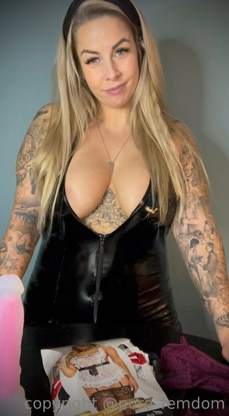 pure femdom Leaks OnlyFans
