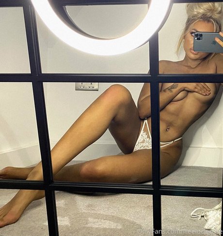 freelucierose OnlyFans schlank