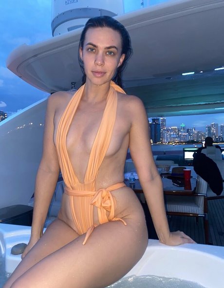 withlovesaraxo OnlyFans Inhaltstyp