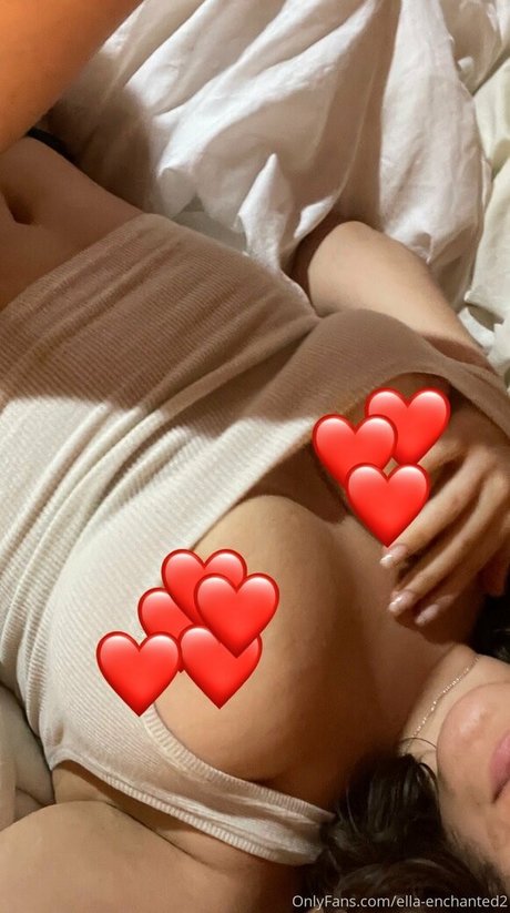 ella enchanted2 Nacktbilder von OnlyFans geleakt