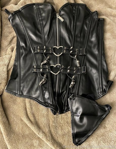 dommiemommyy Oben ohne OnlyFans