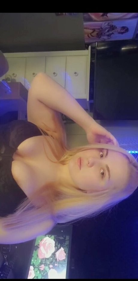 berühmte nackte onlyfans sexy XXX Shot