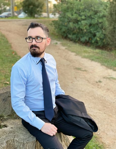 officepant OnlyFans Bilder