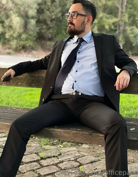 officepant OnlyFans Model Fotos