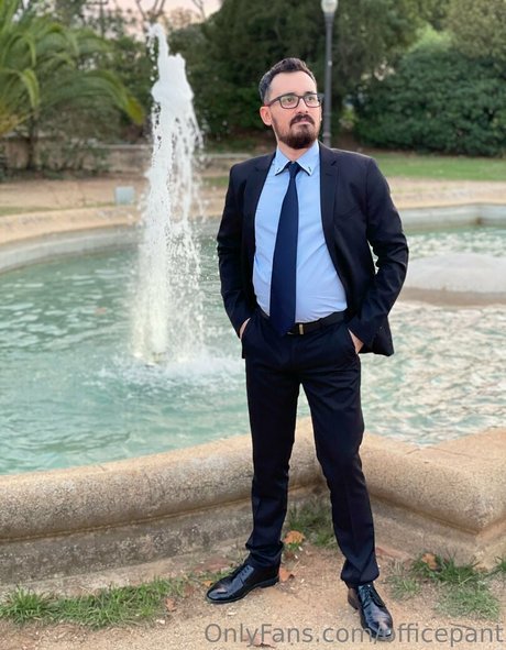 officepant Nacktbilder von OnlyFans