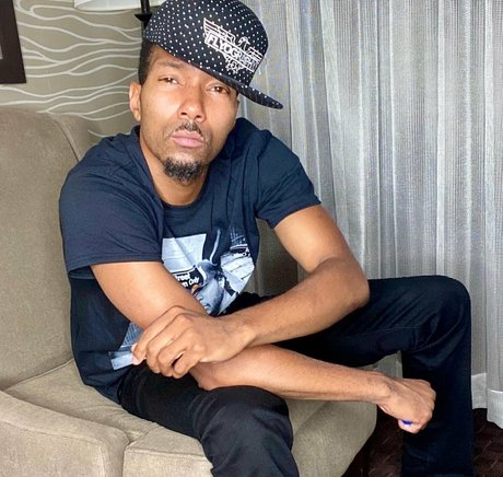 mrscottyp OnlyFans Striptease