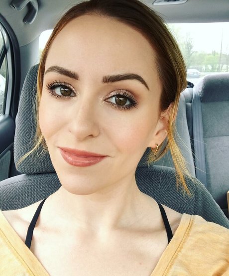 Mollie Damon OnlyFans Bilder