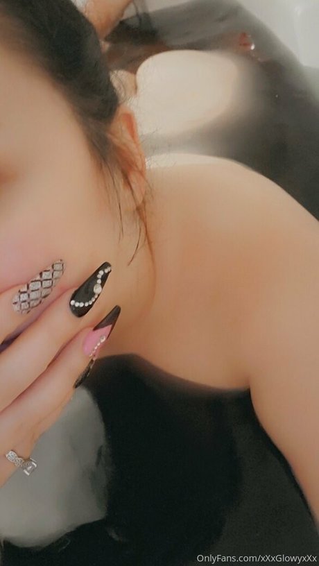 xxxglowyxxx OnlyFans