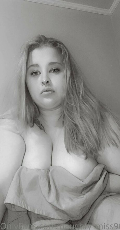 naughty miss96 OnlyFans Inhalte