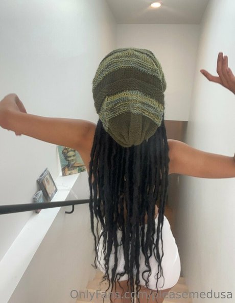 pleasemedusa Nacktpornos auf OnlyFans