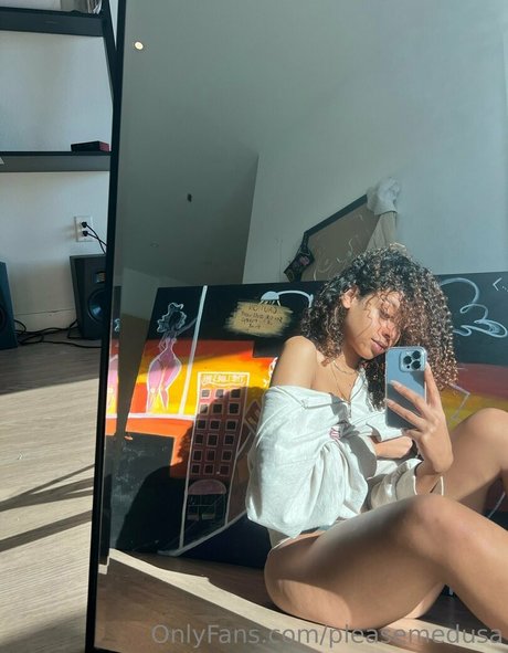 pleasemedusa OnlyFans X