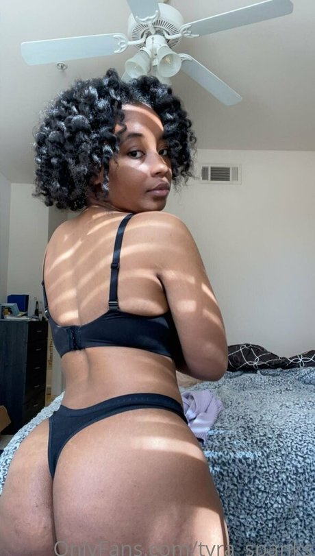 tyra spanks OnlyFans Bilder