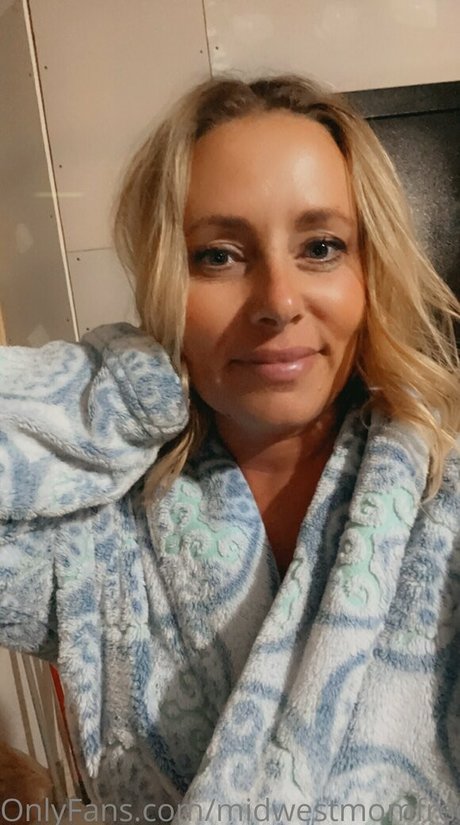 midwestmomfree OnlyFans Nacktbilder