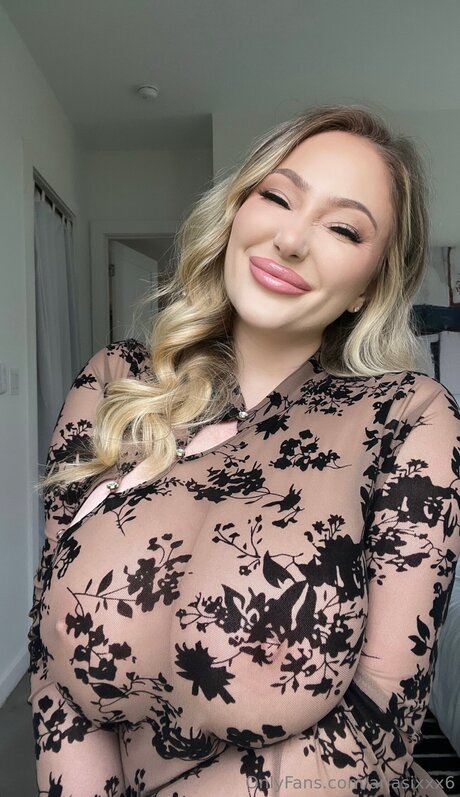 ariasixxx6 OnlyFans Leak