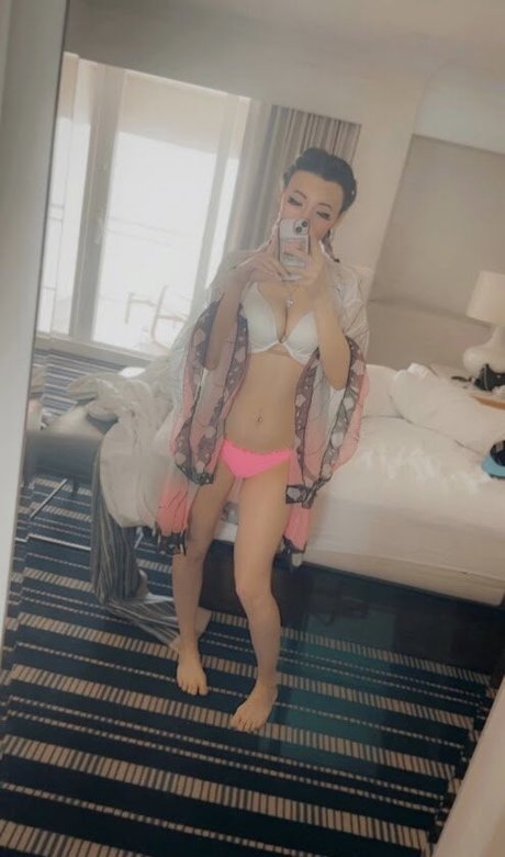 HowToMia Leaked OnlyFans Sex Tape