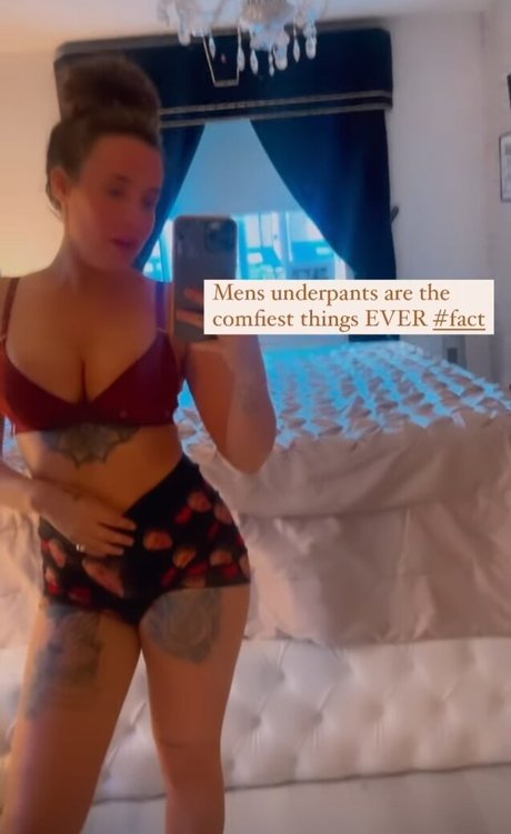 Stephanie Davis Nackt OnlyFans