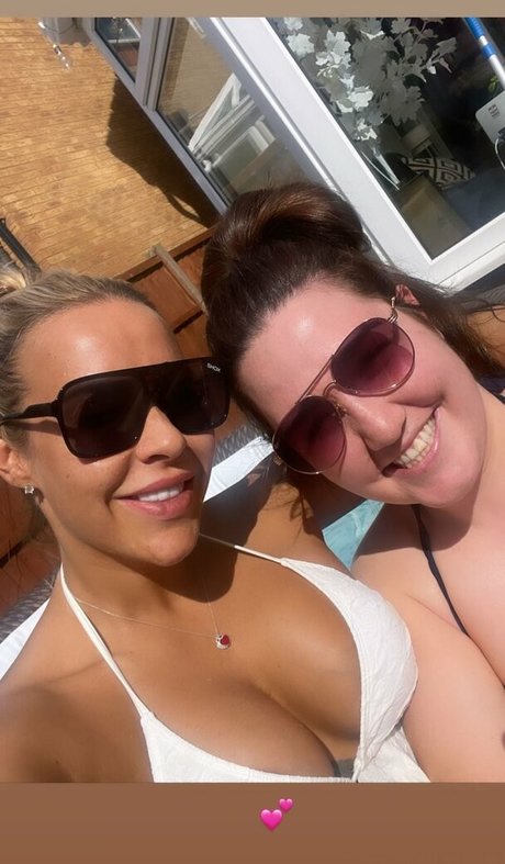 Stephanie Davis OnlyFans Nacktbilder geleakt