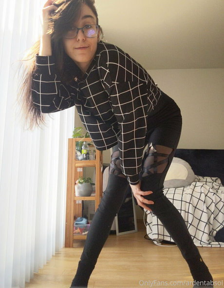 ardentabsol OnlyFans Inhaltstyp