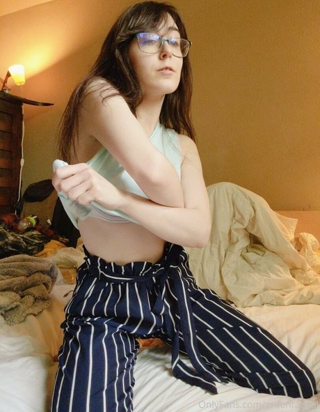 ardentabsol OnlyFans Inhaltstyp