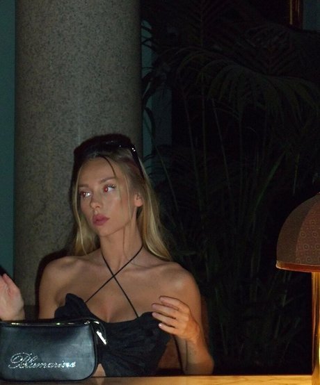 Ester Exposito OnlyFans Gratis-Inhalte