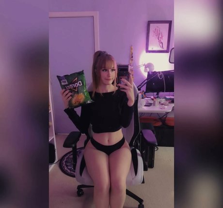 RaeRaeSenpai Nackt auf OnlyFans