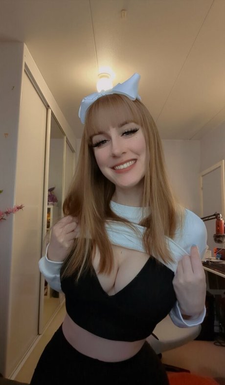 RaeRaeSenpai Model OnlyFans Foto