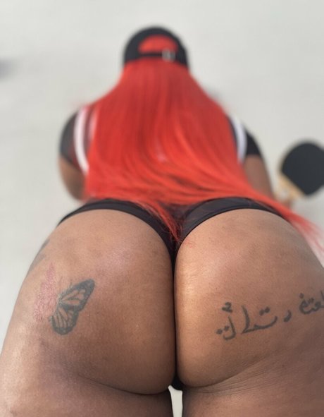 Nevvycakes OnlyFans-Bilder