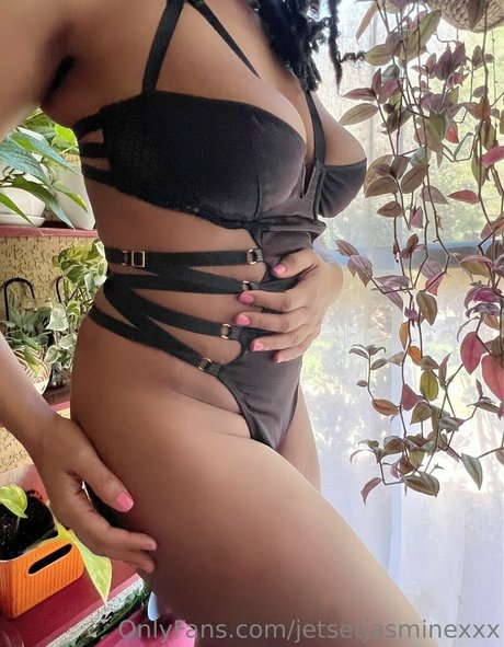 Jet Setting Jasmine Nur für Fans