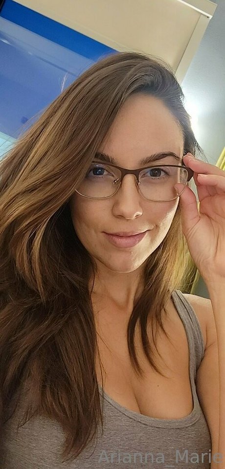 amarie301 OnlyFans schlank