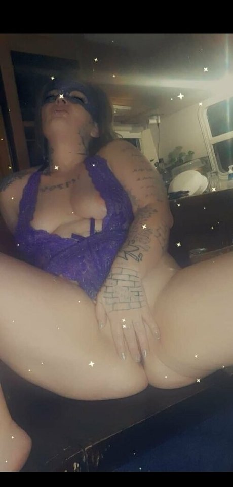 lluvely Leaks von Nacktbildern auf OnlyFans